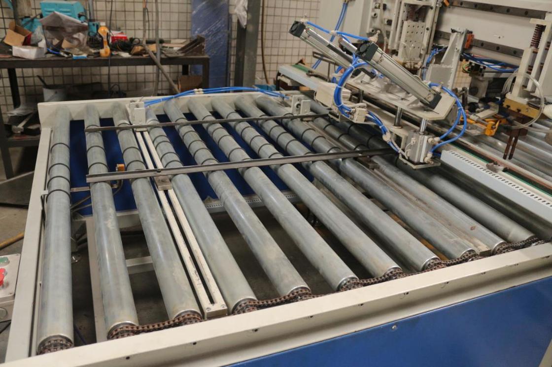 Máy hàn điểm tự động di động đa điểm tấm cửa thép không gỉ Hwashi Security, Máy hàn kim loại tấm